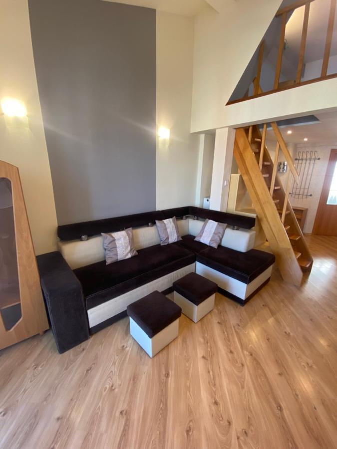 Apartament #Widokowa Apartment เชชูฟ ภายนอก รูปภาพ