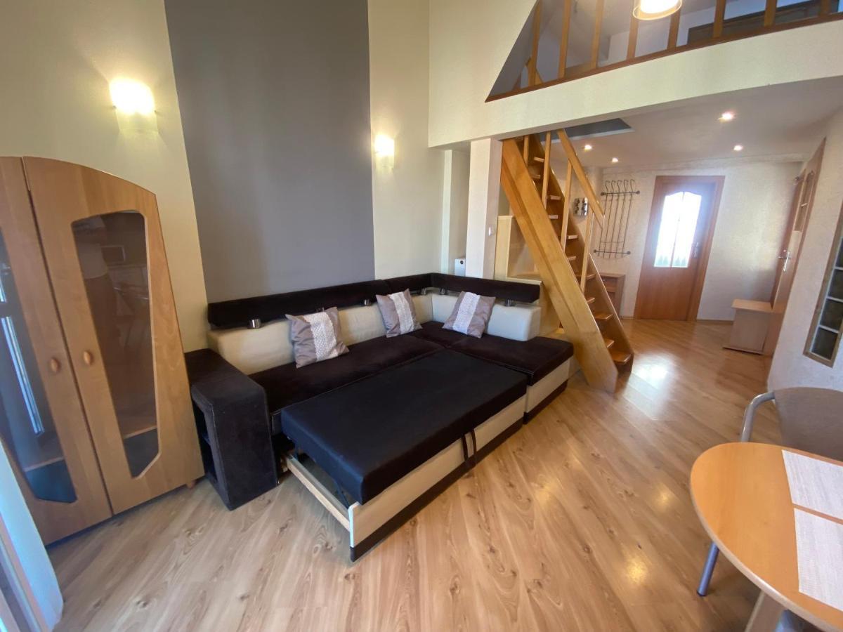 Apartament #Widokowa Apartment เชชูฟ ภายนอก รูปภาพ