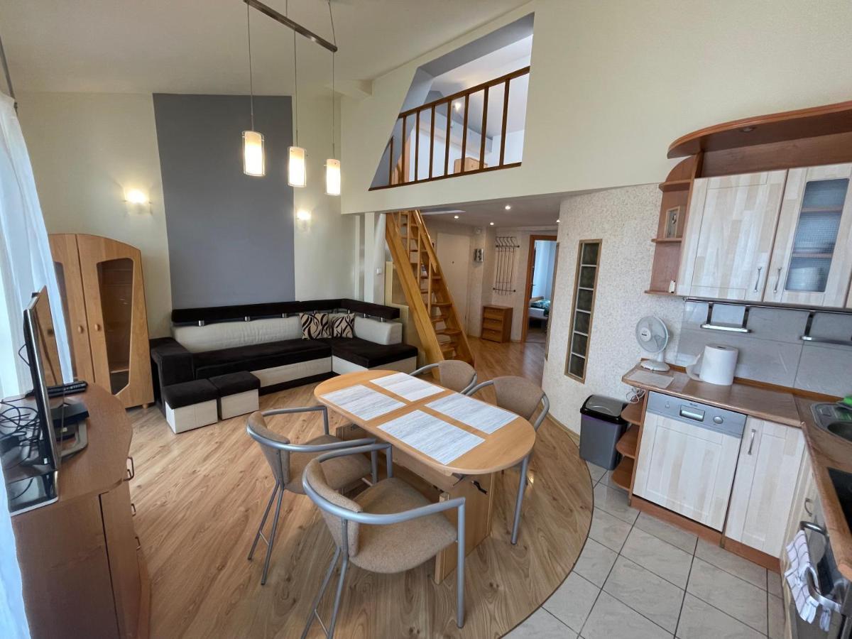 Apartament #Widokowa Apartment เชชูฟ ภายนอก รูปภาพ